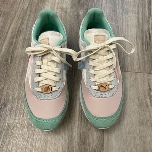 Puma Sneakers